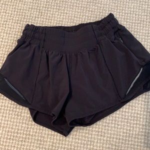 Lululemon Hotty Hot 2.5 Shorts
